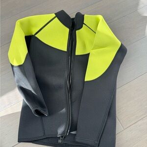 Kids wetsuit jacket 3mm keep warm for water sport size 10yr